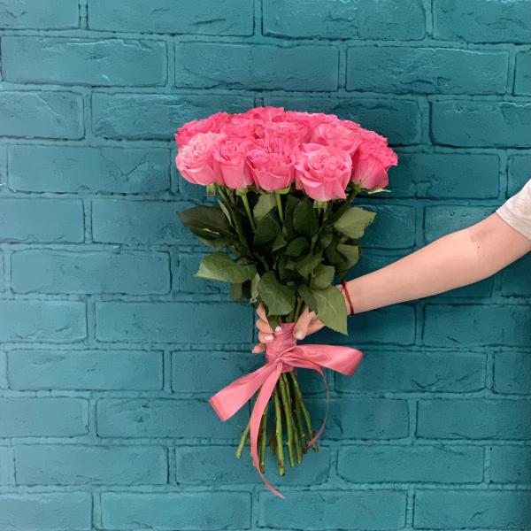 15 пионовидных роз "Чары"