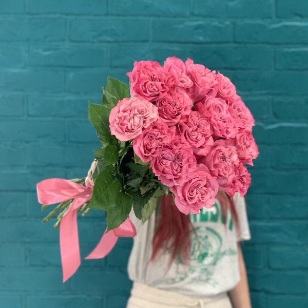 15 пионовидных роз "Чары"