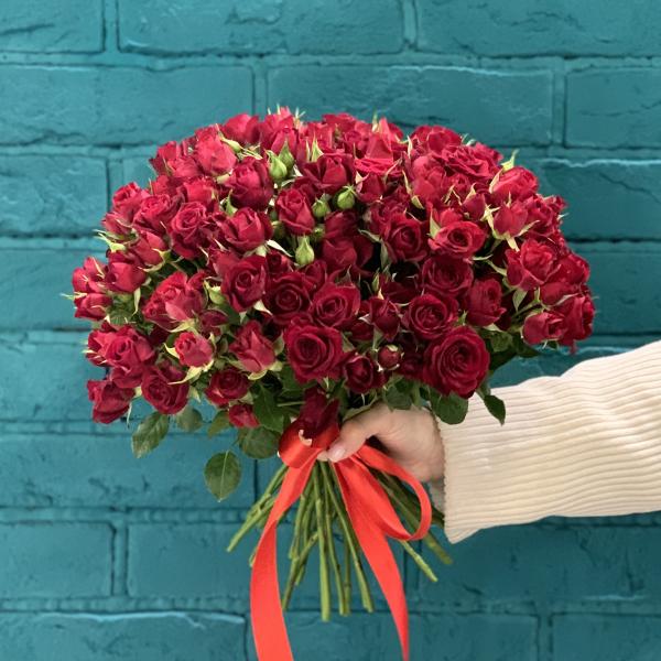 39 красных кустовых роз "Сансара"