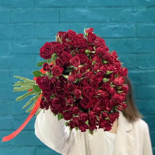 39 красных кустовых роз "Сансара"