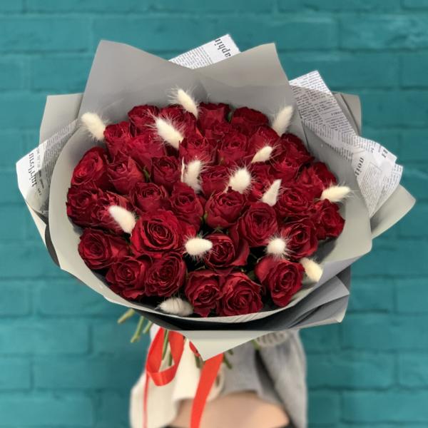 35 красных роз "Дриада"