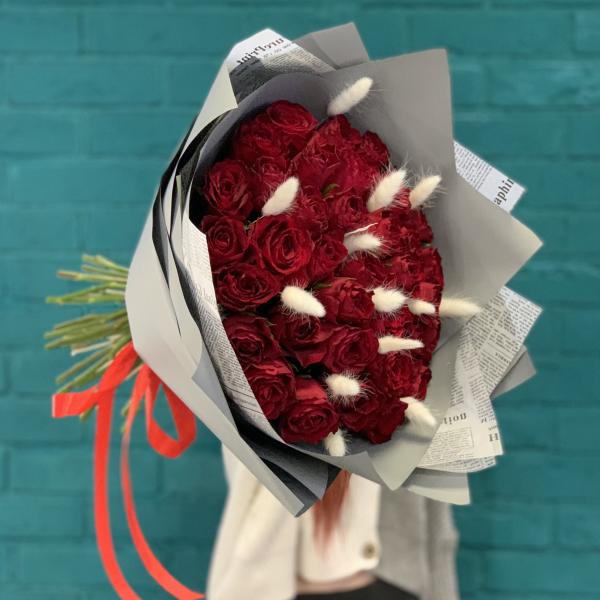 35 красных роз "Дриада"