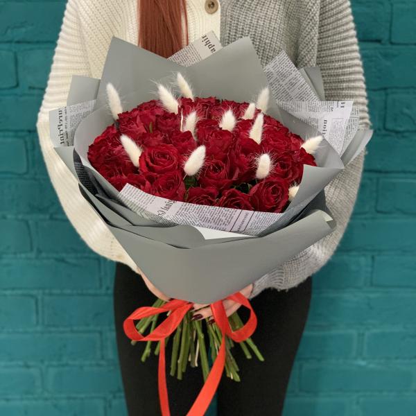 35 красных роз "Дриада"