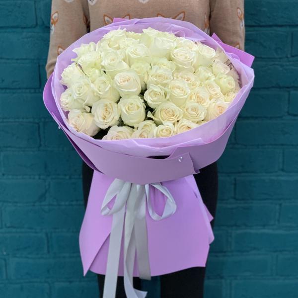 51 белая роза "Магия"