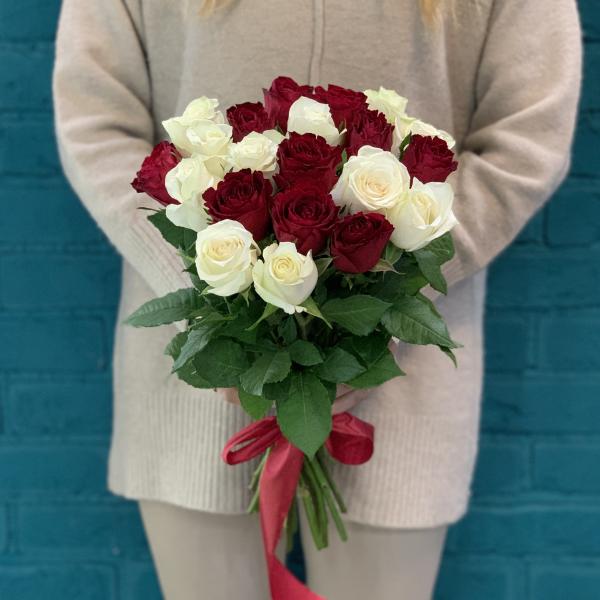 21 роза "Бостон"