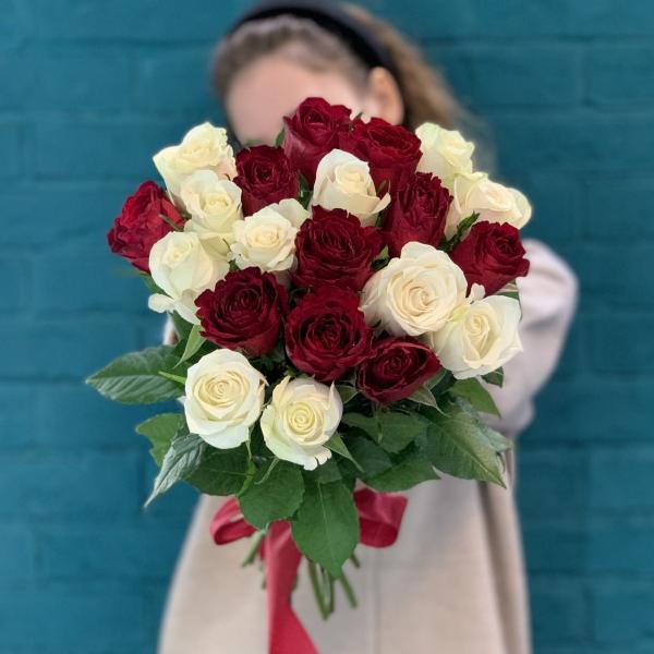 21 роза "Бостон"