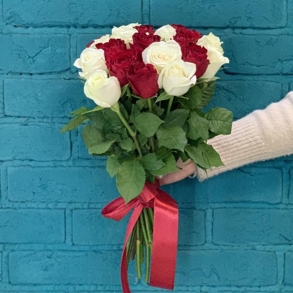 21 роза "Бостон"