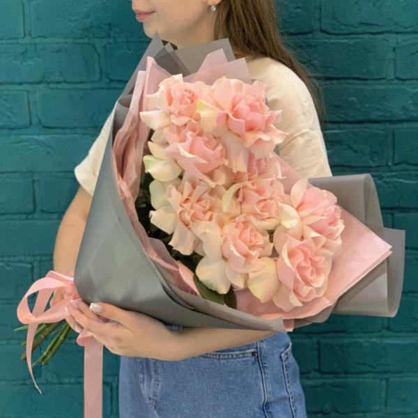 9 розовых французских роз "Вечерняя прохлада"