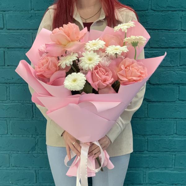 Розы и герберы "Флора"