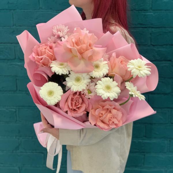 Розы и герберы "Флора"