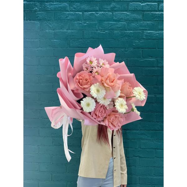 Розы и герберы "Флора"