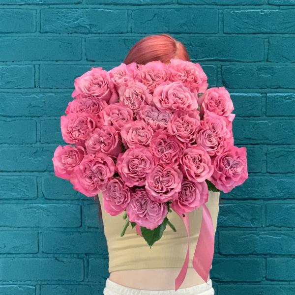 25 пионовидных  роз "Фаворит"