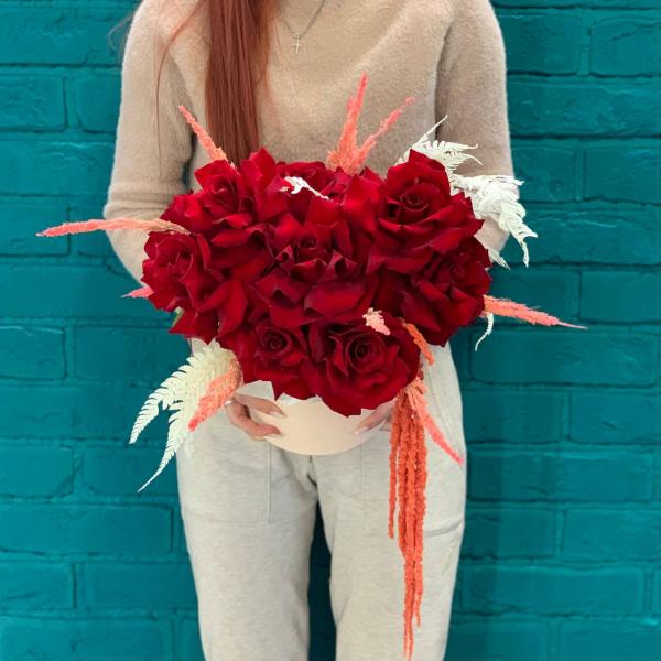 11 красных французских роз "Сердце ангела"