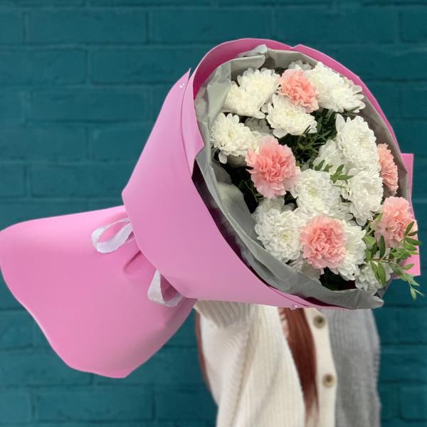 Хризантема и гвоздика "Нежный сон"