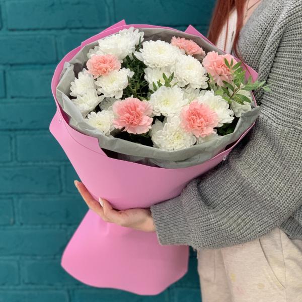 Хризантема и гвоздика "Нежный сон"