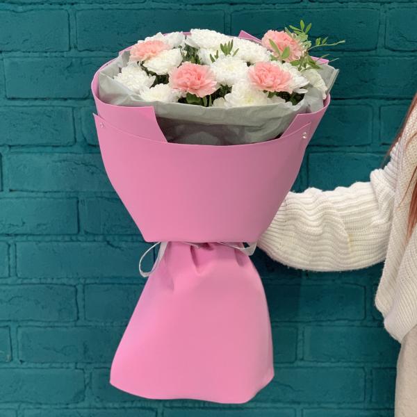 Хризантема и гвоздика "Нежный сон"