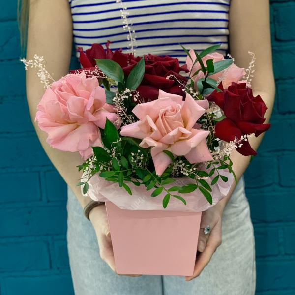 Композиция с французскими розами "Нежная зефирка"