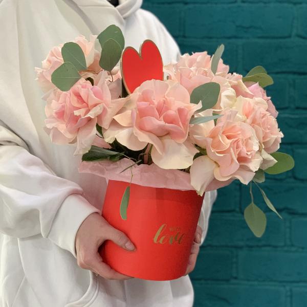 Композиция с розами "Розовый рассвет"