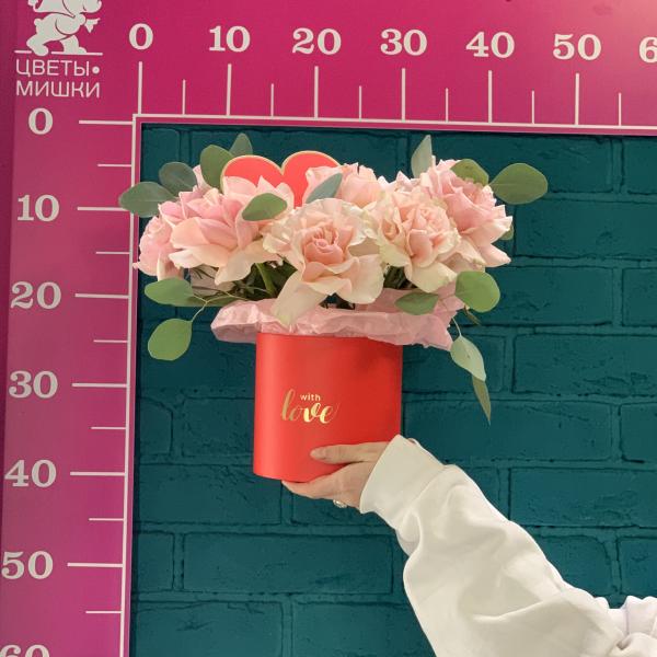 Композиция с розами "Розовый рассвет"