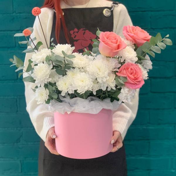 Роза и скабиоза "Мамино счастье"