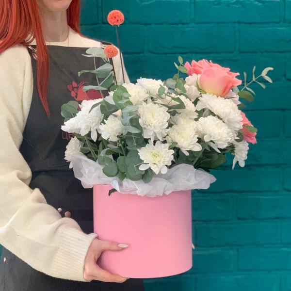 Роза и скабиоза "Мамино счастье"