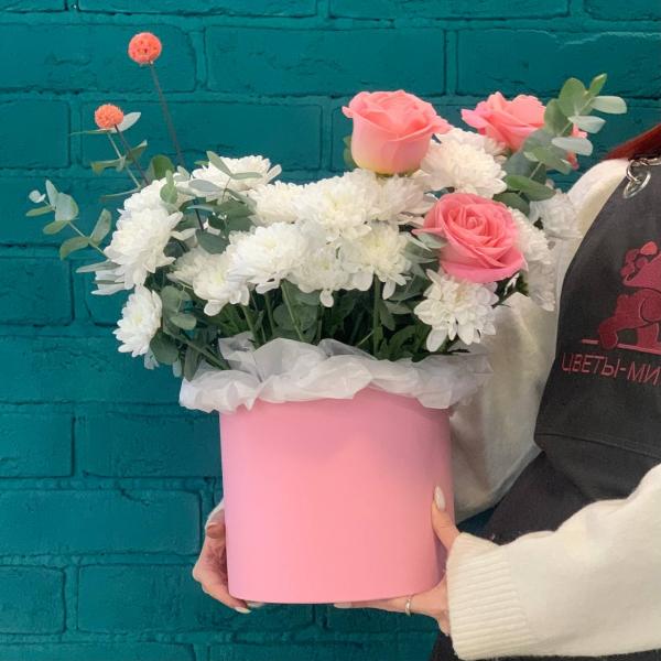 Роза и скабиоза "Мамино счастье"