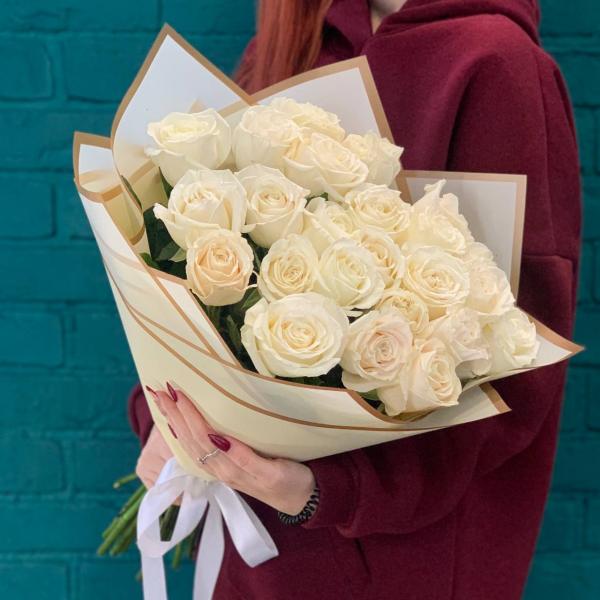 25 белых роз "Счастливая"