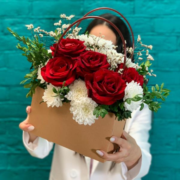 фото Роза и лимониум "Сердечная мелодия"