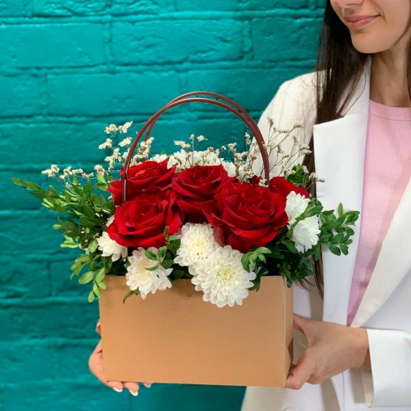 фото Роза и лимониум "Сердечная мелодия"