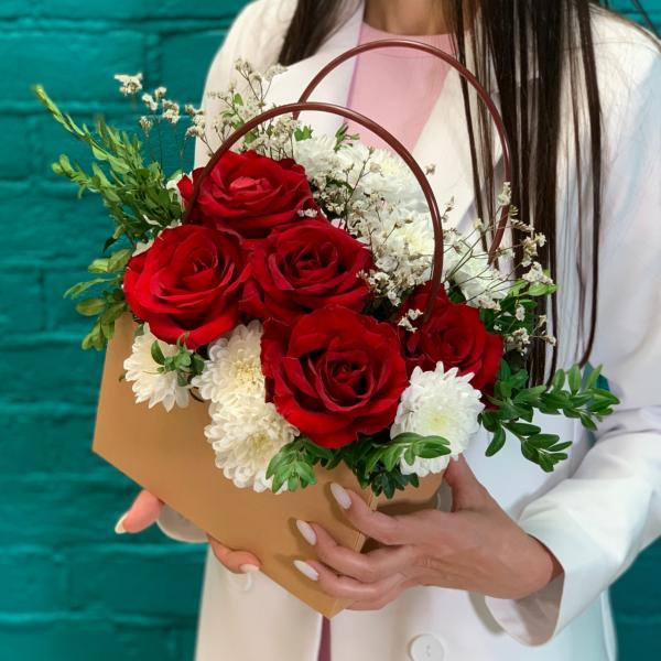 Роза и лимониум "Сердечная мелодия"