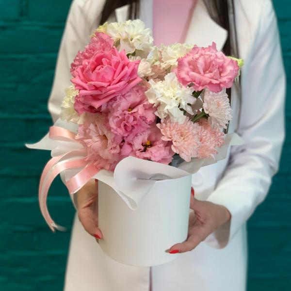 Эустома и роза "Мыльные пузырьки"