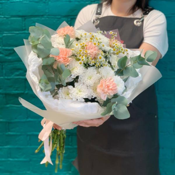 Хризантема и гвоздика "Глория"