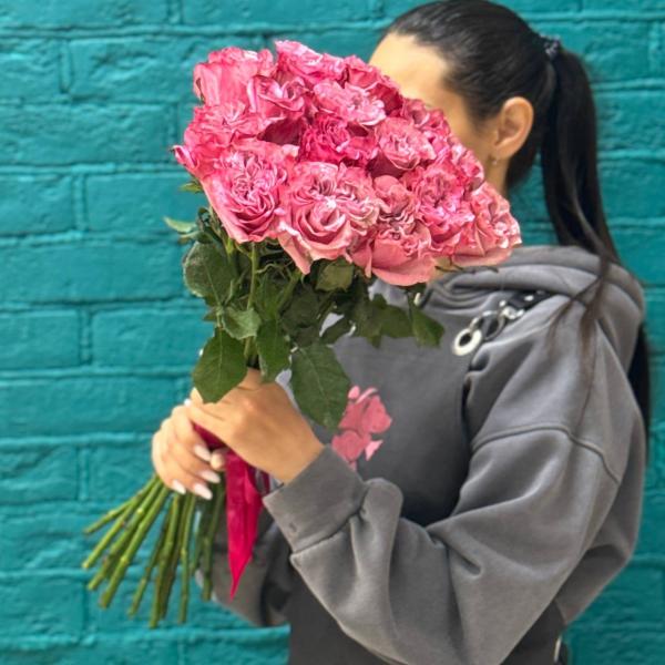 фото 15 пионовидных роз "Вишневый сад"