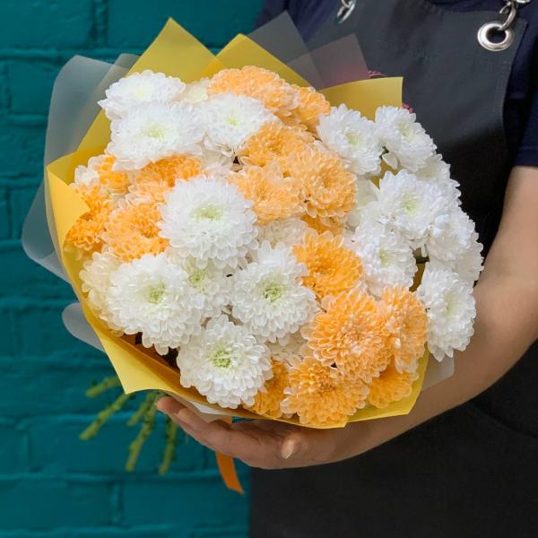 9 разноцветных хризантем "Пылкие взгляды"