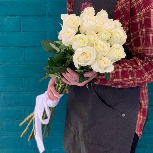 15 белых роз "Летние воспоминания"