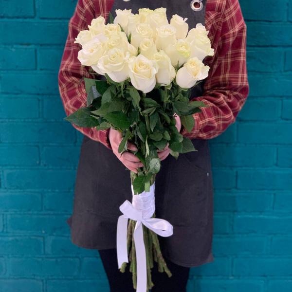 фото 21 белой розы "Белоснежное очарование"