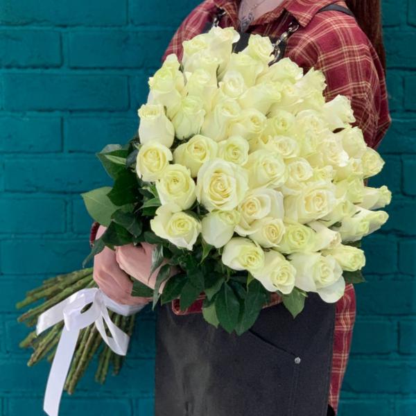 Букет из 45 белых роз 80см "Шарм"