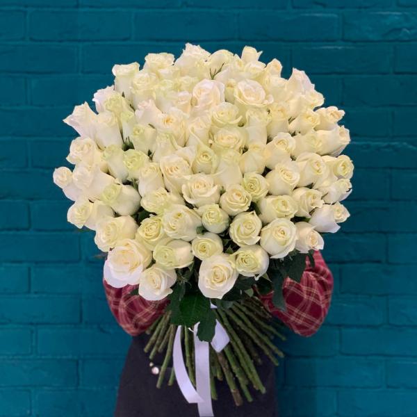 фото 75 белых роз 80см "Альпийский снег"