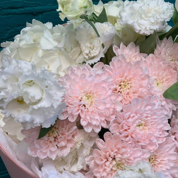 фото Гортензии и эустомы "Августин"