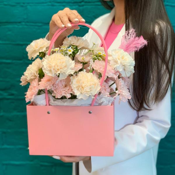 Гвоздика и танацетум "Чайная церемония"