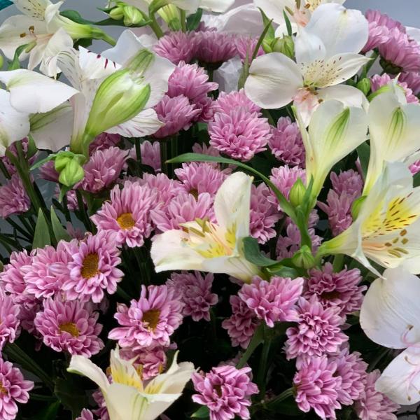 фото Хризантемы и альстромерии "Восточная мудрость"