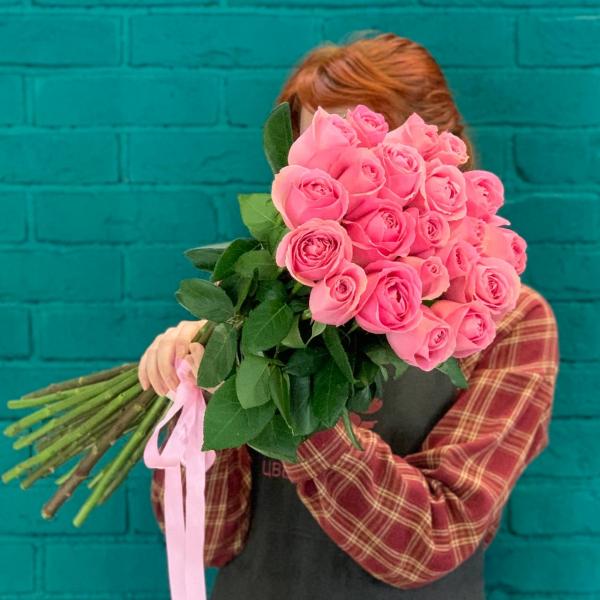 фото 21 розовой розы 80см "Неверленд"