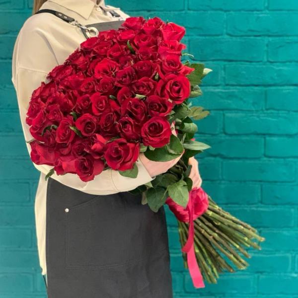 фото 51 красной розы 80см "Ноктюрн"