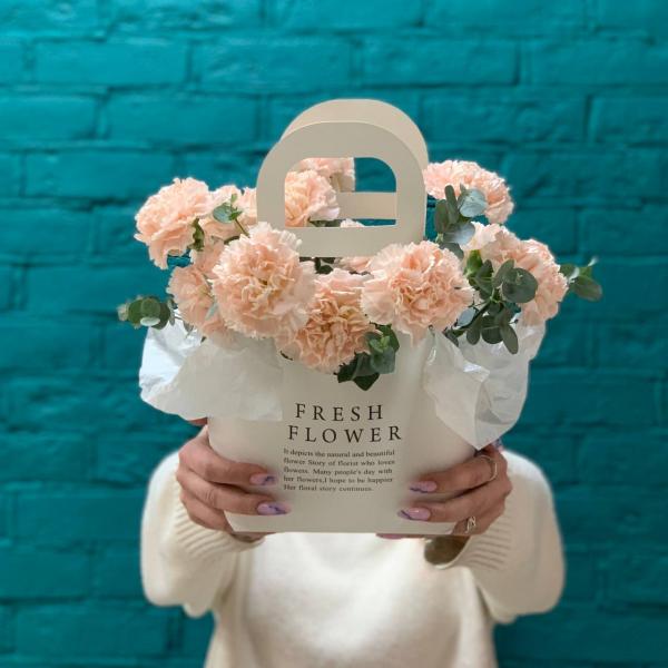 фото 13 розовых гвоздик "Искусство любви"