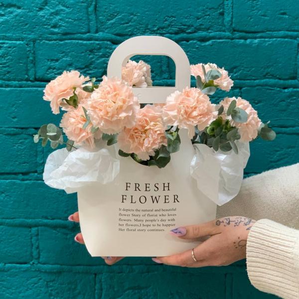 фото 13 розовых гвоздик "Искусство любви"