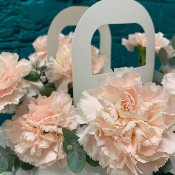 фото 13 розовых гвоздик "Искусство любви"