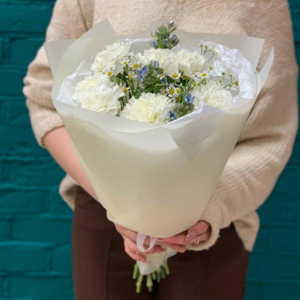 фото Гвоздики и танацетума "Интригующее утро"