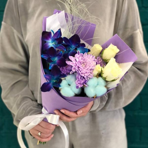 Хризантема и дендробиум "Радостный хлопок"