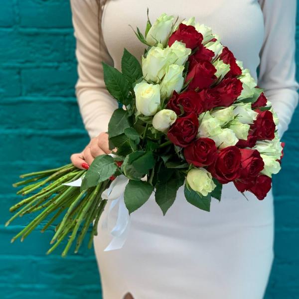 фото 51 разноцветной розы "Яркий август"