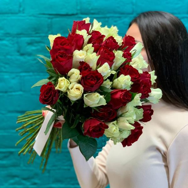 фото 51 разноцветной розы "Яркий август"